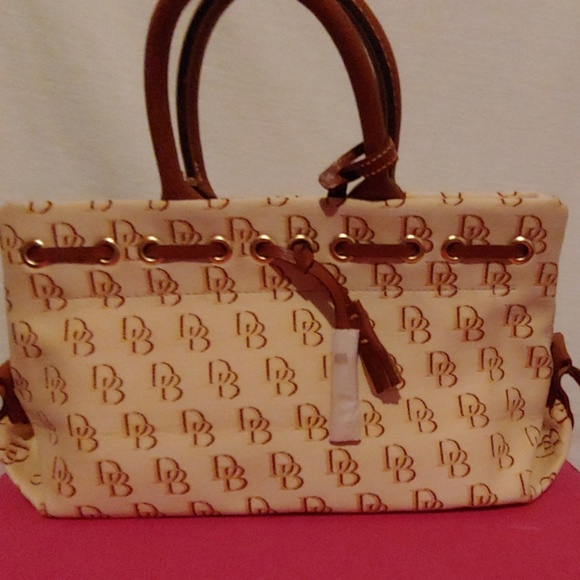 Dooney & Bourke purse - Picture 3 of 3